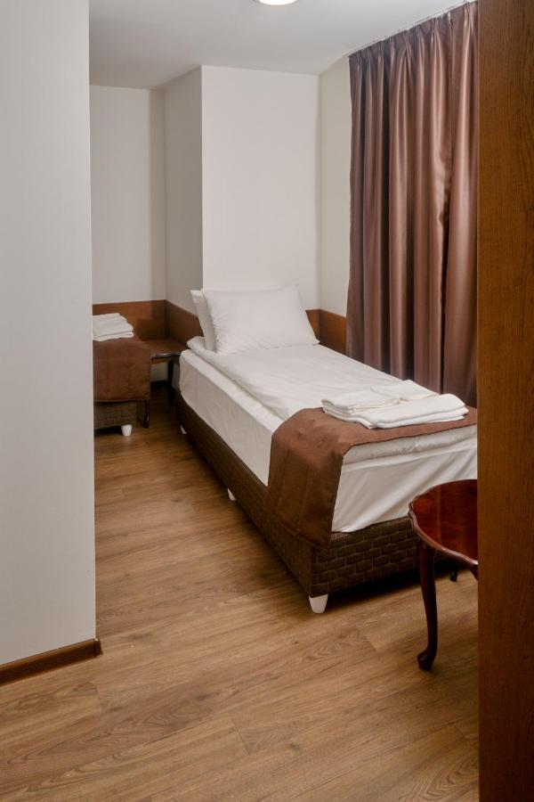 Hotel Splendid Pleven Ngoại thất bức ảnh