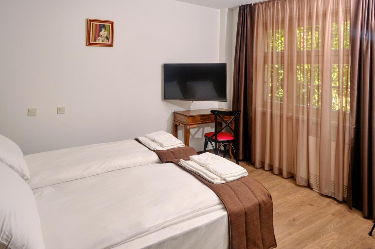 Hotel Splendid Pleven Ngoại thất bức ảnh
