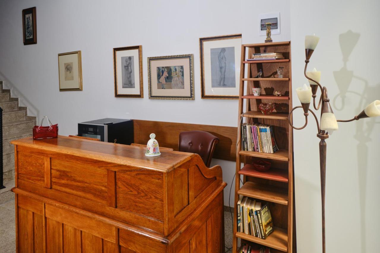 Hotel Splendid Pleven Ngoại thất bức ảnh