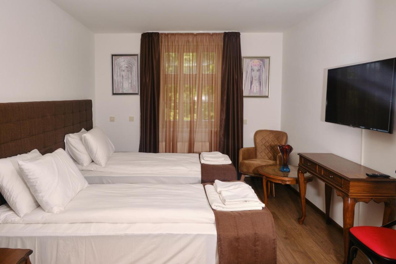 Hotel Splendid Pleven Ngoại thất bức ảnh