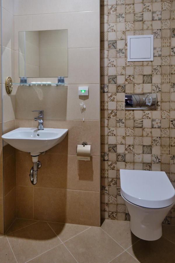 Hotel Splendid Pleven Ngoại thất bức ảnh
