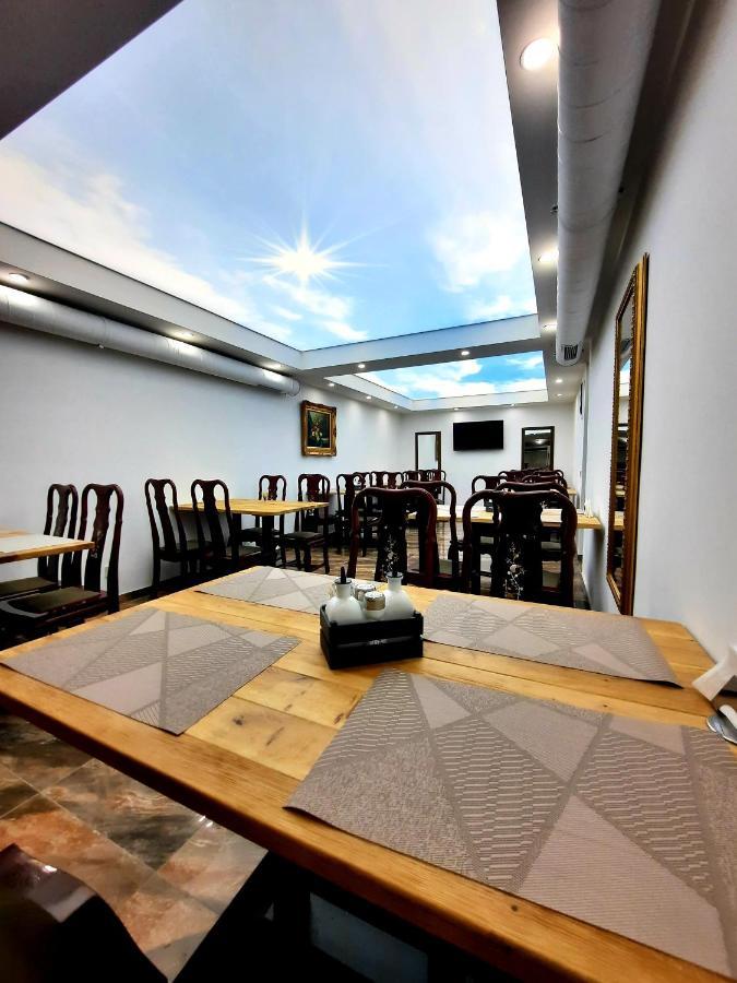 Hotel Splendid Pleven Ngoại thất bức ảnh