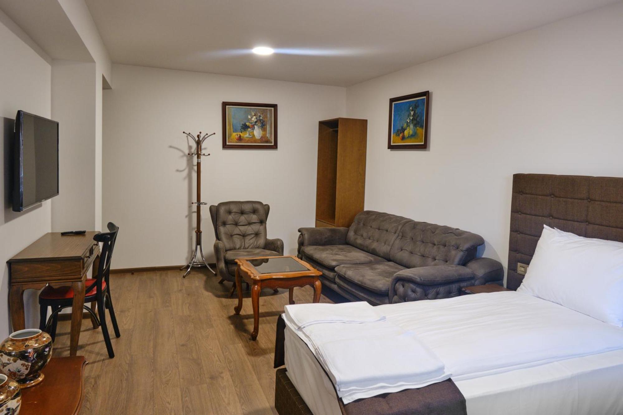Hotel Splendid Pleven Ngoại thất bức ảnh